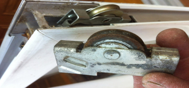 screen door roller repair in Walnut Park